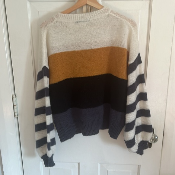 Striped sweater Size large - Picture 3 of 3